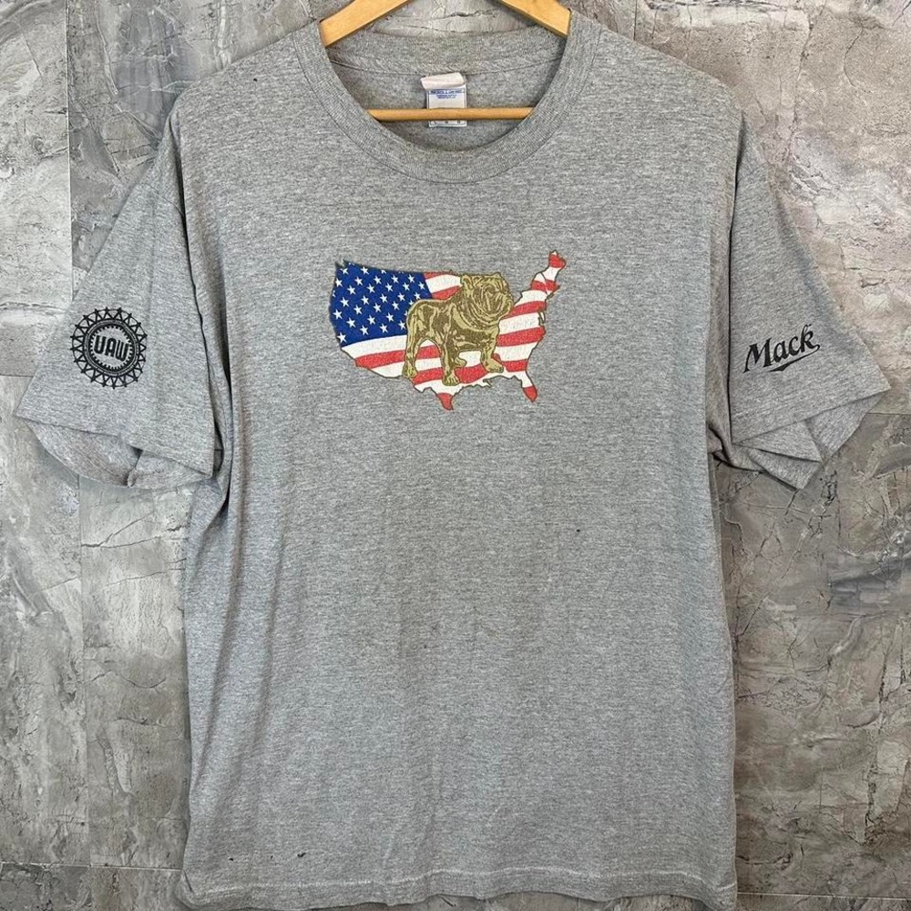 Grey and red USA bulldog tee Mack‎ men's Size Large